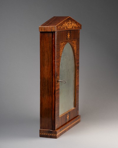 Petite armoire miroir d’époque Charles X - Étienne de Roissart