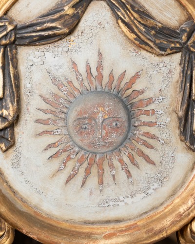 XVIIIe siècle - Miroir au cartouche figurant un soleil, milieu XVIIIe