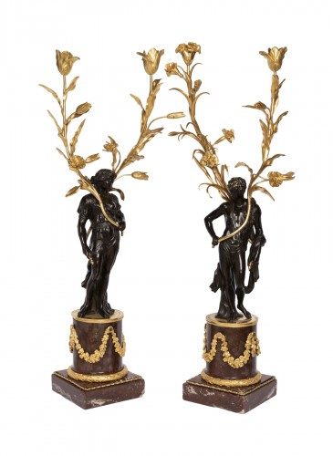Paire de grands candélabres époque Louis XVI