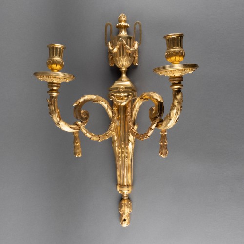 Pair of Louis XVI bronze sconces - Lighting Style Louis XVI