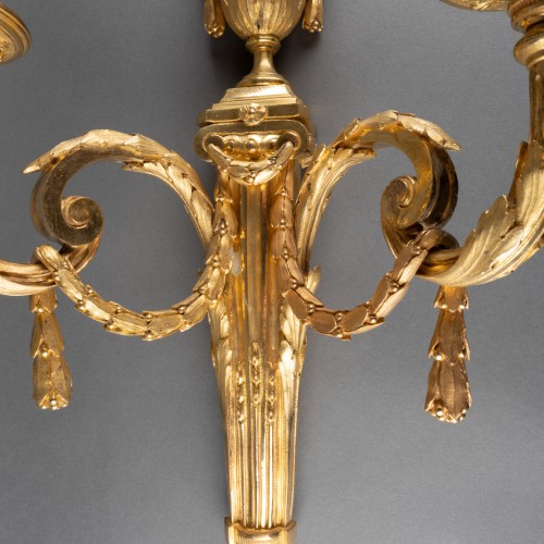 18th century - Pair of Louis XVI bronze sconces