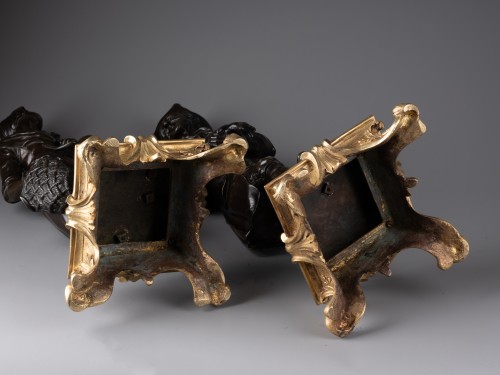 Antiquités - Paire de sujets en bronze du XVIIIe siècle