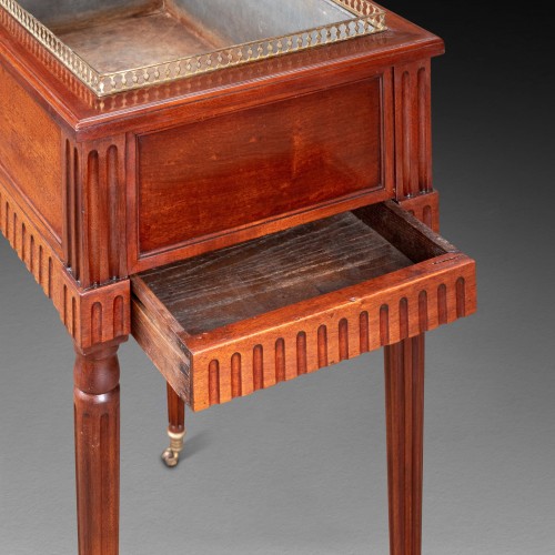 Furniture  - Louis XVI mahogany planter box 18th century