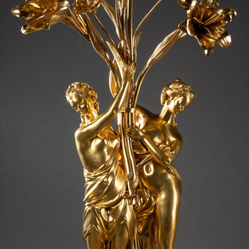 Paire de grands candélabres à trois lumières fin du XVIIIe siècle - Luminaires Style Louis XVI