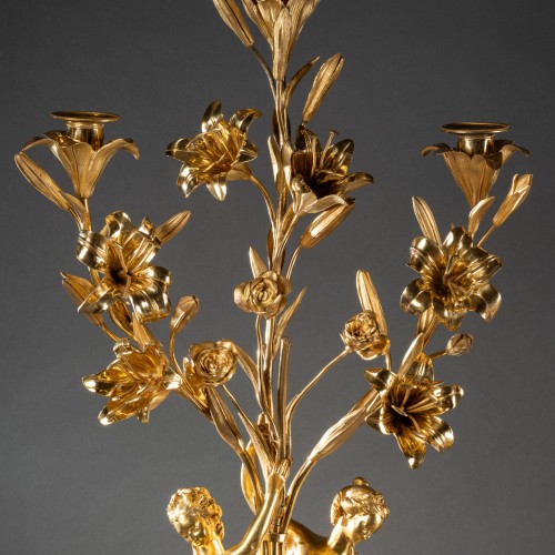 Luminaires Bougeoirs et Chandeliers - Paire de grands candélabres à trois lumières fin du XVIIIe siècle
