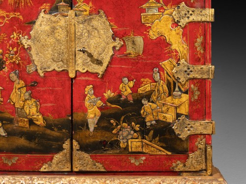 Furniture  - Red lacquer cabinet 18th century