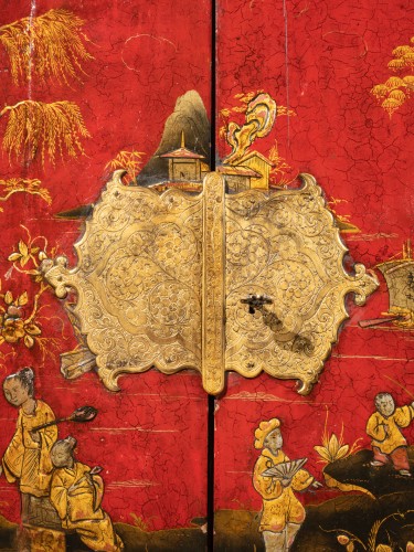 Red lacquer cabinet 18th century - Louis XIV