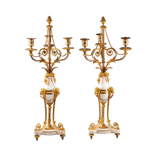 Paire de candélabres à trois lumières d'époque Louis XVI