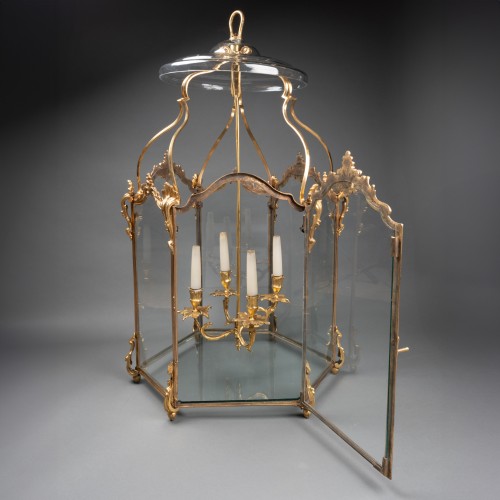 Lanterne à quatre lumières d'époque Louis XV milieu du XVIIIe siècle - Luminaires Style Louis XV