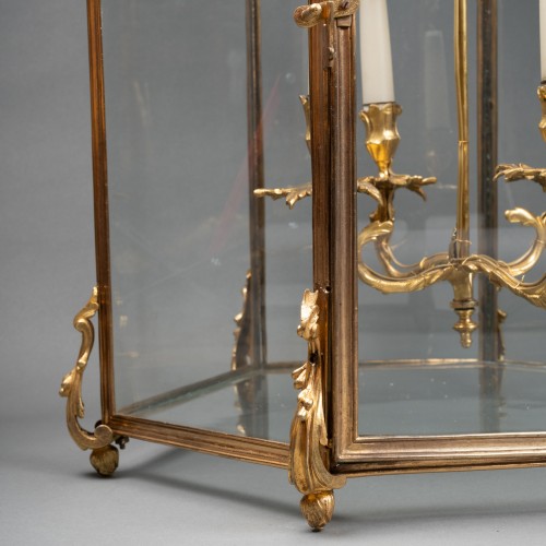 XVIIIe siècle - Lanterne à quatre lumières d'époque Louis XV milieu du XVIIIe siècle