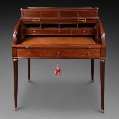 A Louis XVI Mahogany cylinder desk stamped J.F LELEU - Furniture Style Louis XVI