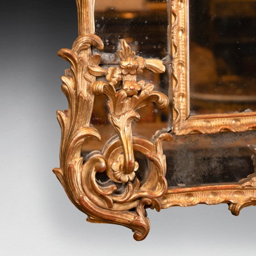 Mirror Louis XV period mid 18th century - Mirrors, Trumeau Style Louis XV