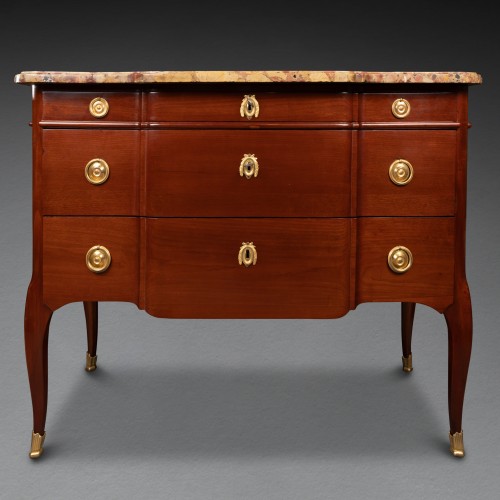 A mahogany chest Transition period stamped SAUNIER 18th century - Furniture Style Transition