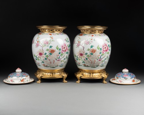 Porcelain vases pair Qianlong period second half 18th century - Porcelain & Faience Style Louis XVI