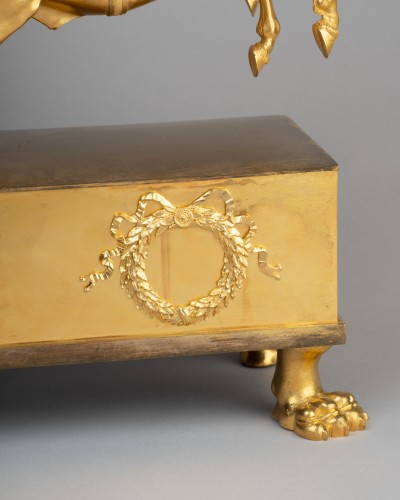 XIXe siècle - Pendule au bige époque Empire début XIX ème siècle