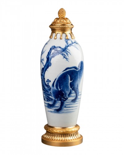 Porcelain vase Kangxi period late 17th / early 18th century