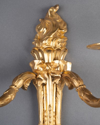 Paire d'appliques en bronze doré époque Louis XVI - Laurent Chalvignac