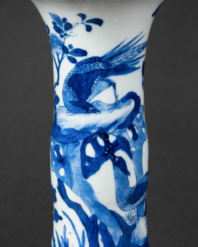 Paire de vases cornets en porcelaine de Chine XVIIIe siècle - Laurent Chalvignac