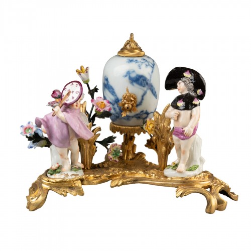 Fontaine à parfum porcelaine de Chine et bronze doré XVIIIe siècle