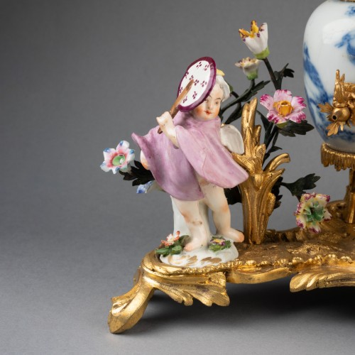 Perfume fountain China porcelain and gilded bronze 18th century - Decorative Objects Style Louis XV