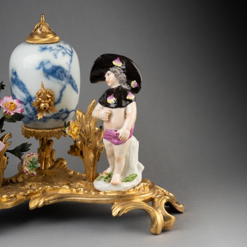 Decorative Objects  - Perfume fountain China porcelain and gilded bronze 18th century