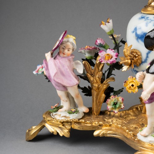 Louis XV - Perfume fountain China porcelain and gilded bronze 18th century