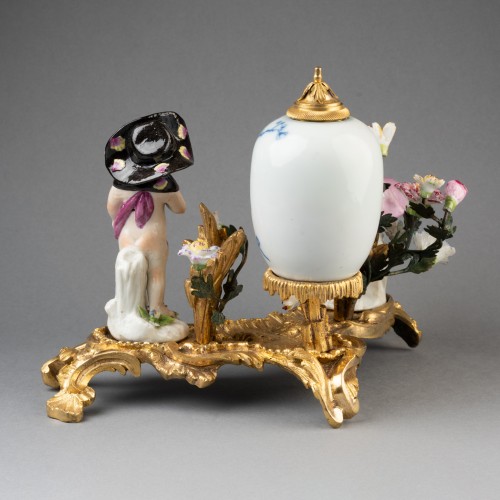 Antiquités - Perfume fountain China porcelain and gilded bronze 18th century