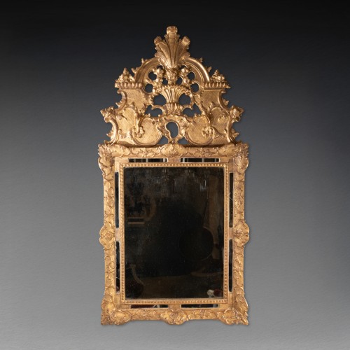 Miroir à fronton en bois doré époque Régence XVIIIe siècle - Miroirs, Trumeaux Style Régence