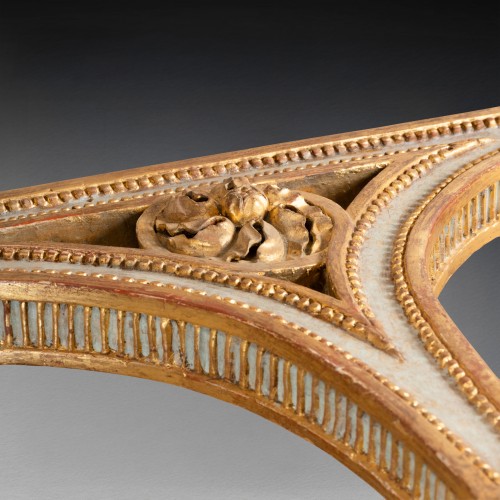 XVIIIe siècle - Console en bois peint et doré époque Louis XVI deuxième moitié XVIIIe siècle