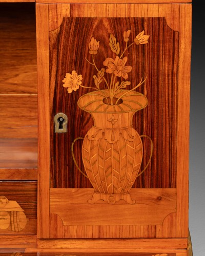 XVIIIe siècle - Bonheur du jour estampillé RVLC époque Transition deuxième moitié du XVIIIe siècle