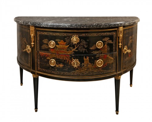 Commode en vernis martin époque Louis XVI signée "RUBESTUCK"