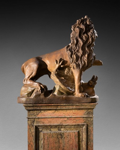 Pair of painted terracotta lions late XVIIIth, early XIXth century - Directoire