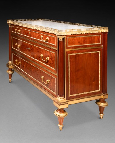 Louis XVI - mahogany chest Louis XVI period second half 18th century