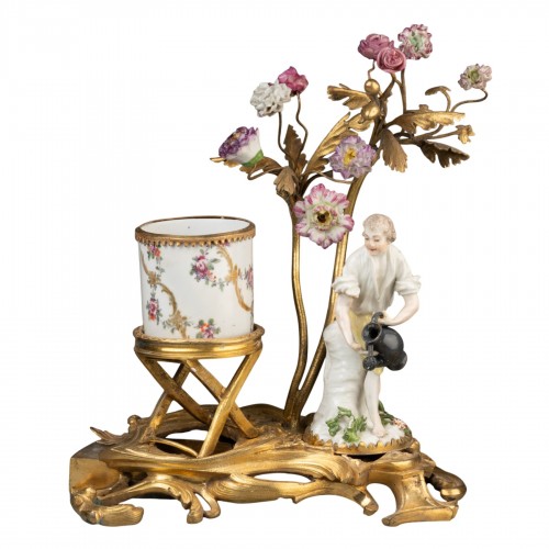 Porcelain inkwell with a gilded bronze "rocaille" frame, mid-18th century