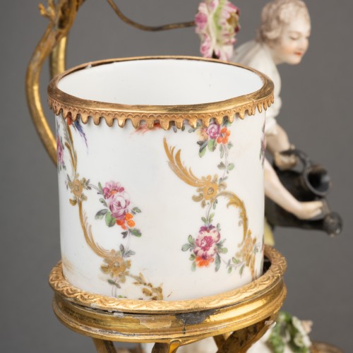 Antiquités - Encrier porcelaine monture bronze doré rocaille milieu du XVIII ème siècle