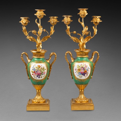 Paire de vases porcelaine monture bronze doré fin XVIIIe siècle - Luminaires Style Louis XVI