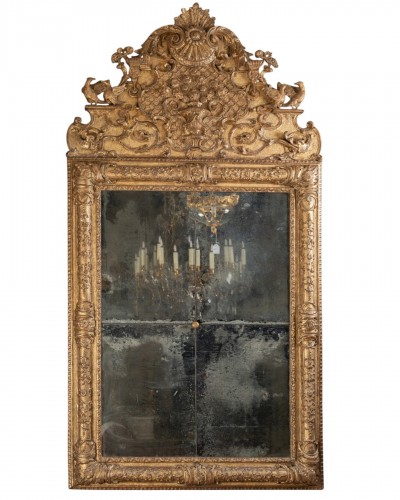Grand miroir à fronton milieu du XVIIe siècle