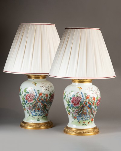 Paire de grands vases porcelaine de Chine époque Qianlong monture bronze doré - Céramiques, Porcelaines Style Louis XVI