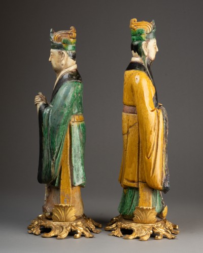 Louis XV - Pair of Ming Dynasty Chinese figures with bronze mounts, 18th century