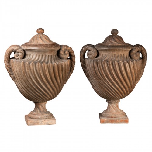 Paire de vases en terre cuite XIXe siècle