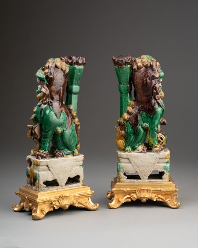 Louis XIV - Pair of “Fo Dogs,” Chinese porcelain from the Kangxi period