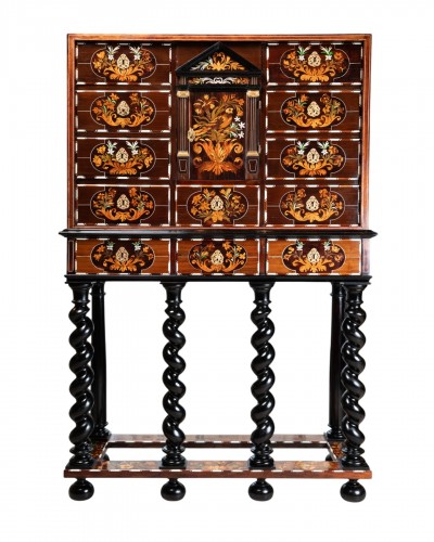 Cabinet marquèterie jasmin deuxième moitié XVIIe siècle