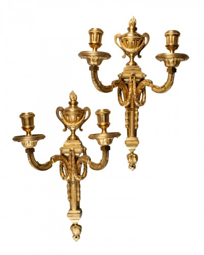 Paire d'appliques en bronze doré époque Louis XVI