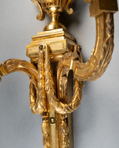 Louis XVI - Gilded bronze sconces pair Louis XVI period