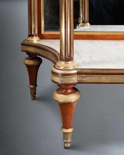 Antiquités - Desserte en acajou époque Louis XVI fin du XVIIIe siècle