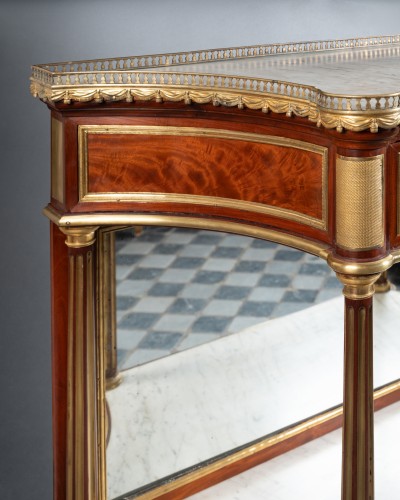 Antiquités - Desserte en acajou époque Louis XVI fin du XVIIIe siècle