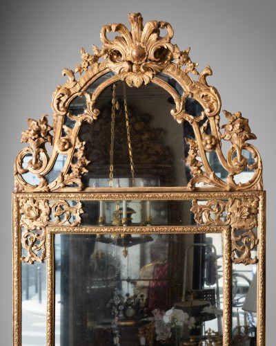 Miroir à pare closes époque Régence première moitié du XVIIIe siècle - Miroirs, Trumeaux Style Régence