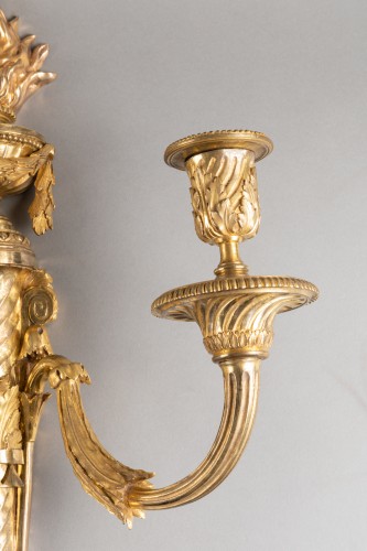 Antiquités - Paire de grandes appliques époque Louis XVI fin XVIIIe