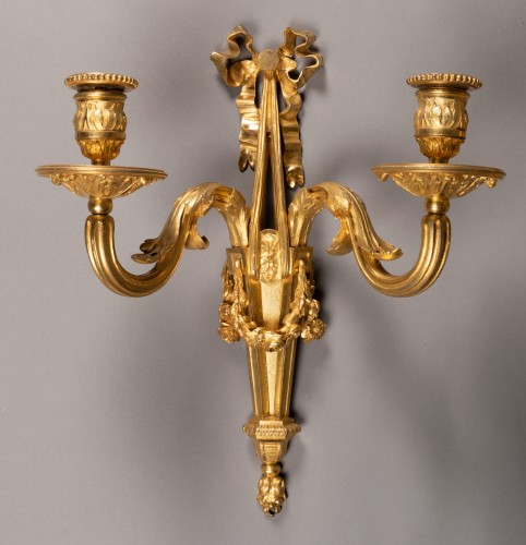 Paire d'appliques époque Louis XVI - Luminaires Style Louis XVI