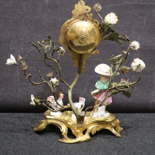 Porte montre porcelaine et bronze doré époque milieu XVIIIe - Louis XV
